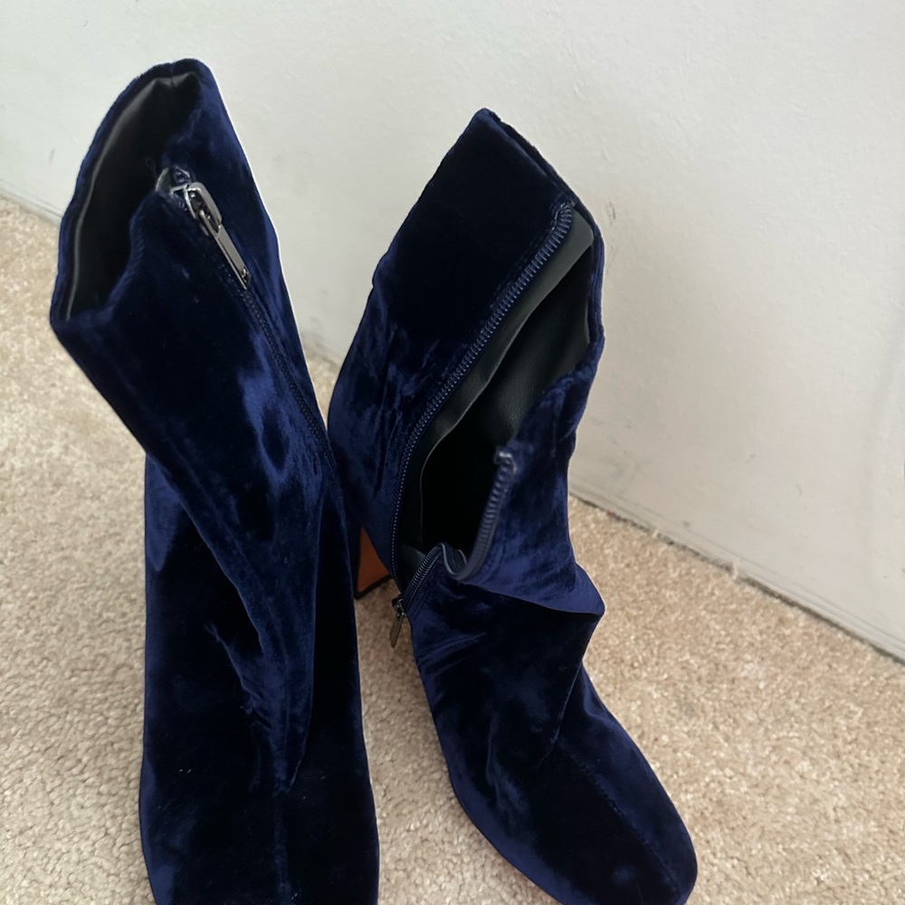 Velvet boots